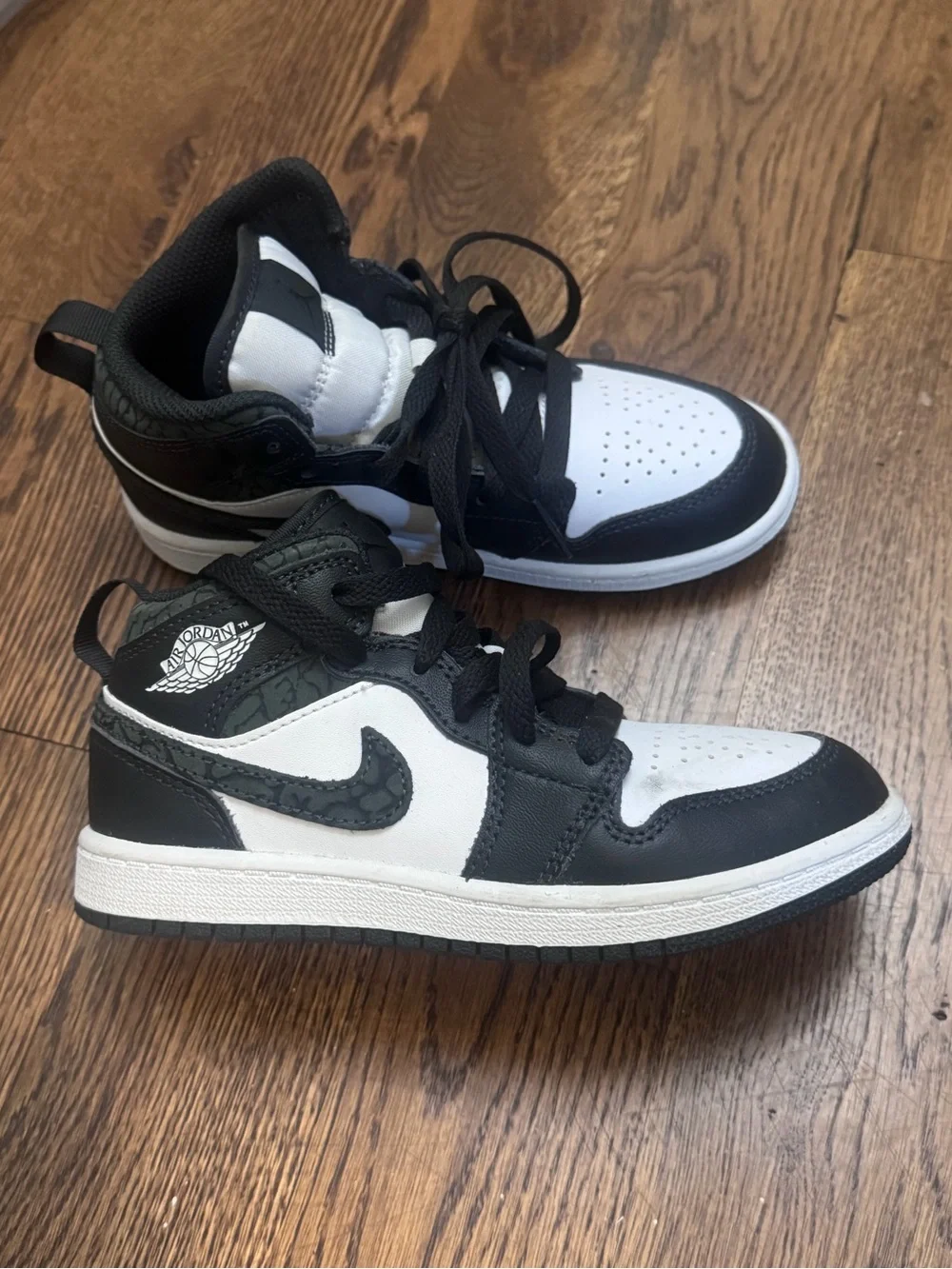 Nike Air Jordan 1 Low Kids' Black/White Sneakers